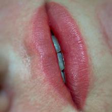 Перманентный макияж губ в деликатном возрасте в Хабаровске
